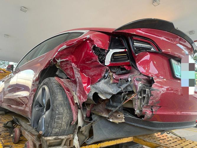 特斯拉追尾大货车,特斯拉追尾大货车怎么处理