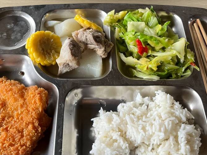 政府食堂推六一套餐,机关食堂六菜20元菜单
